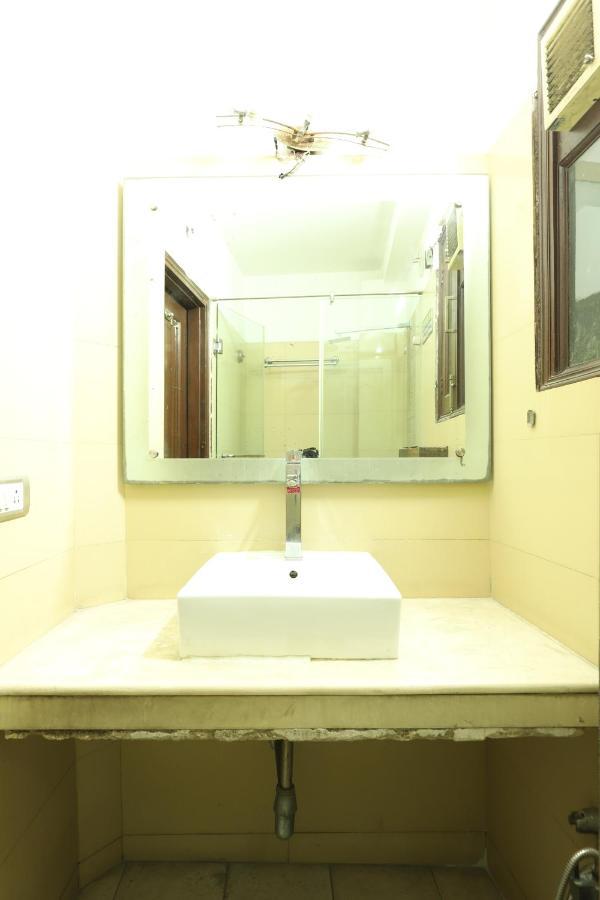 Hotel Livia Residency Nuova Delhi Esterno foto